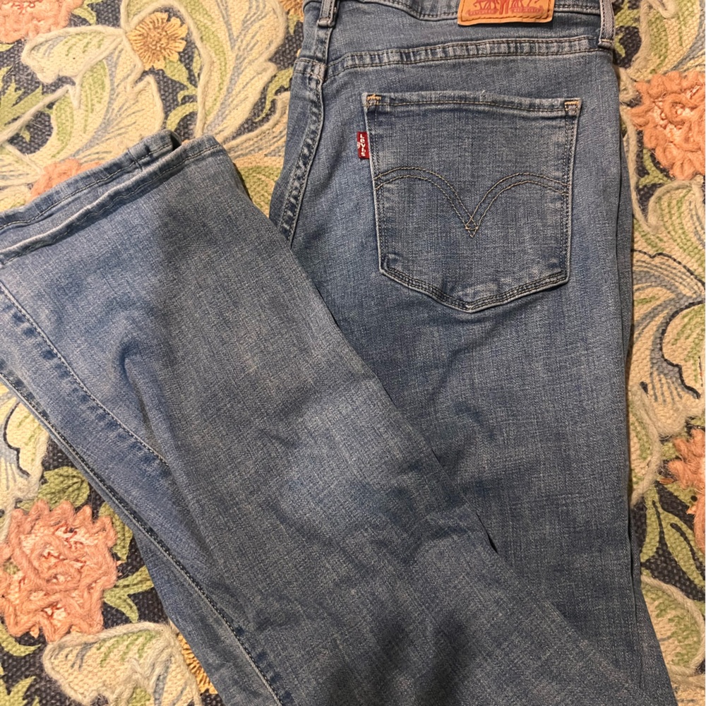 LEVIS boot cut jeans
